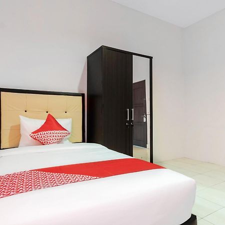 Oyo 622 Bakti Homestay Медан Экстерьер фото