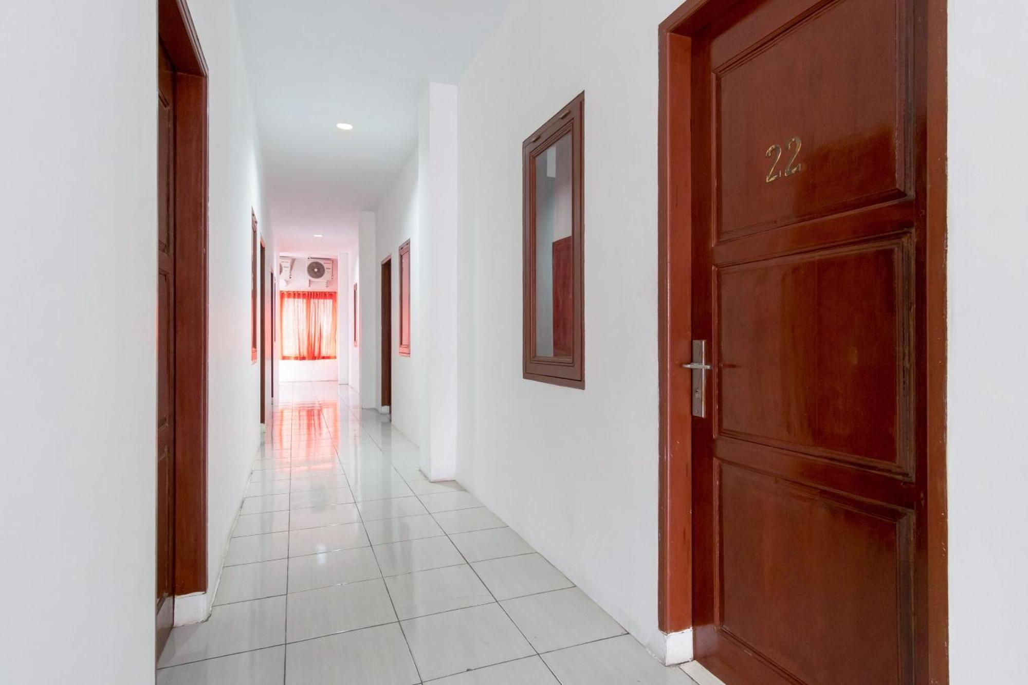 Oyo 622 Bakti Homestay Медан Экстерьер фото