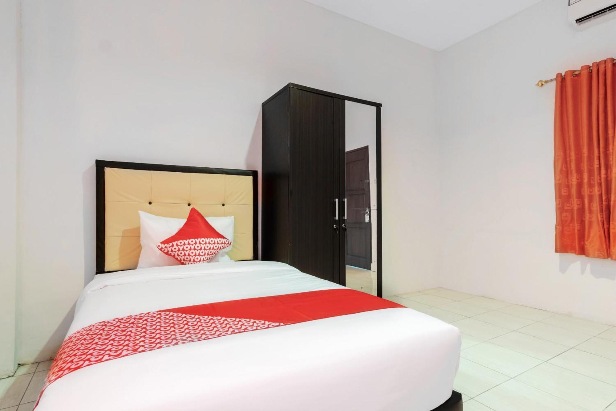 Oyo 622 Bakti Homestay Медан Экстерьер фото
