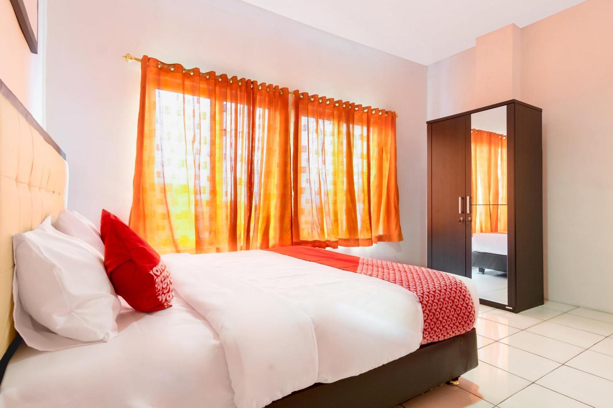 Oyo 622 Bakti Homestay Медан Экстерьер фото