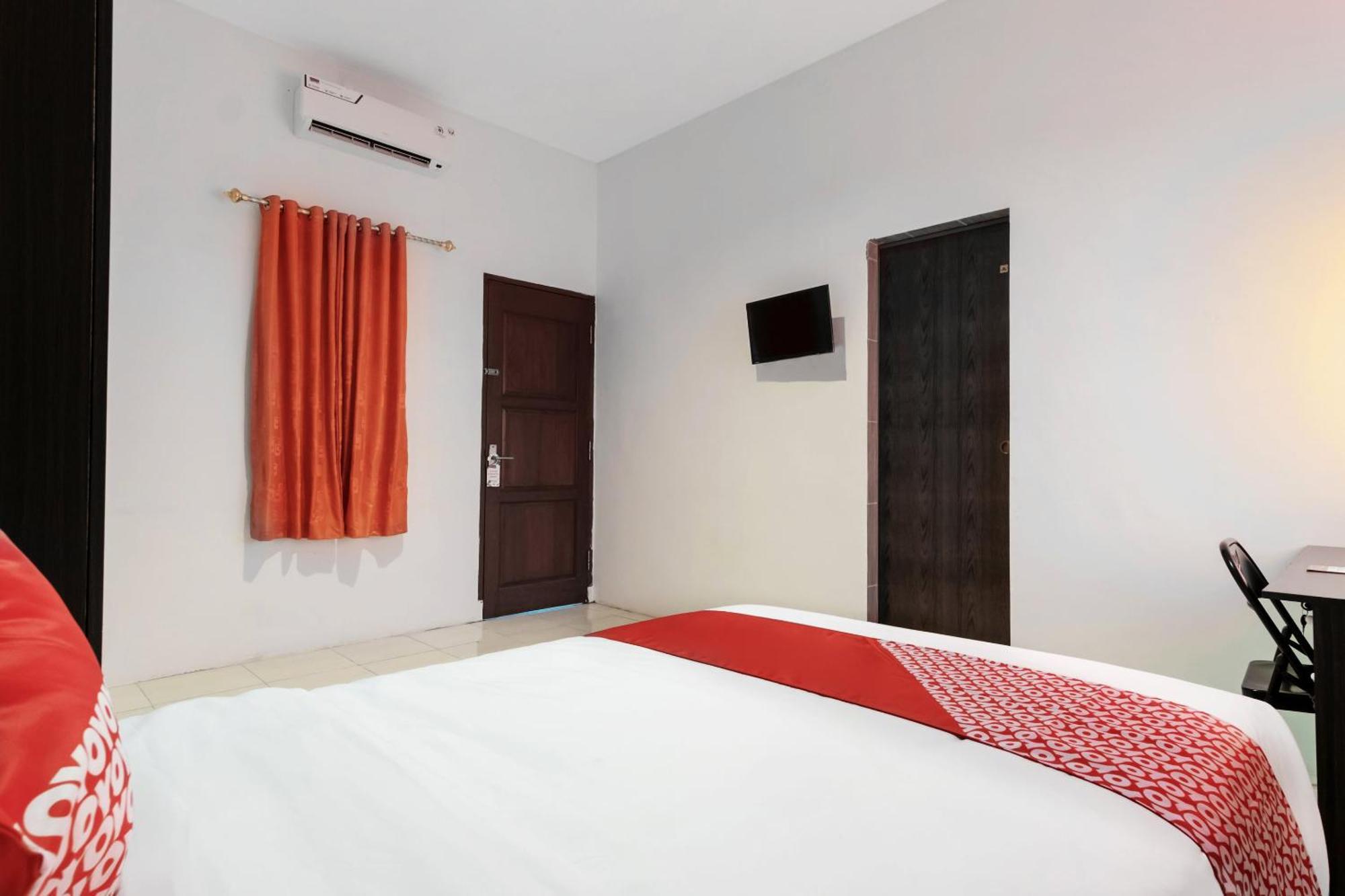 Oyo 622 Bakti Homestay Медан Экстерьер фото